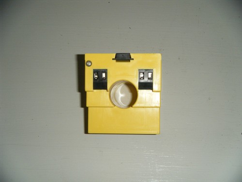 BENDER RCM465Y Residual Current Monitor for TT, TN Systems, Cntrl Volt: 230VAC - Picture 8 of 9