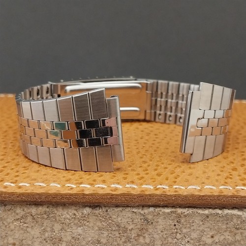 18mm 1970s Vintage Stainless Steel Classic Flared NOS Unused Watch Band - 第 1/8 張圖片