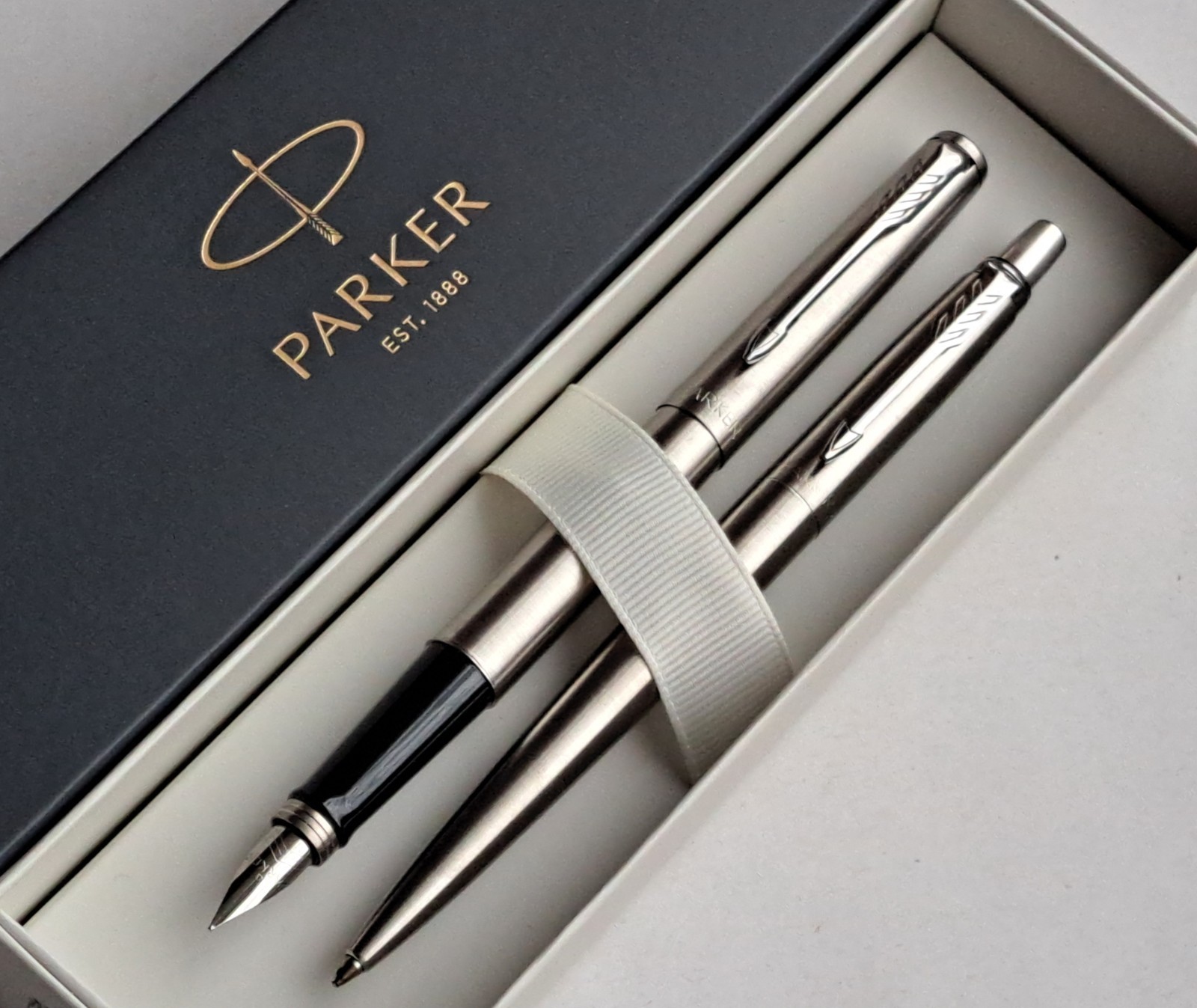 New Parker Duo Pen Set Fountain Pen & Ballpoint Pen Chrome Trims Gift Box +inks