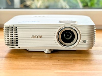 Neuwertiger Acer Beamer H6555BDKi DLP
