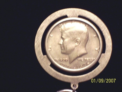 KENNEDY Half Dollar 1776-1976 Uncirculated GOLD Plated Key Chain U.S.A COIN - Picture 2 of 6
