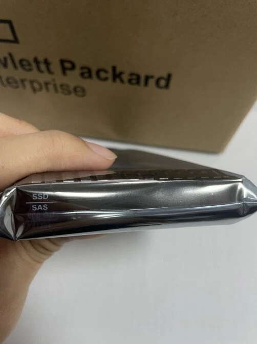 HPE 800GB SAS 12G HE SFF SC 2.5" SSD 741159-B21 741234-001 - Image 4 of 4