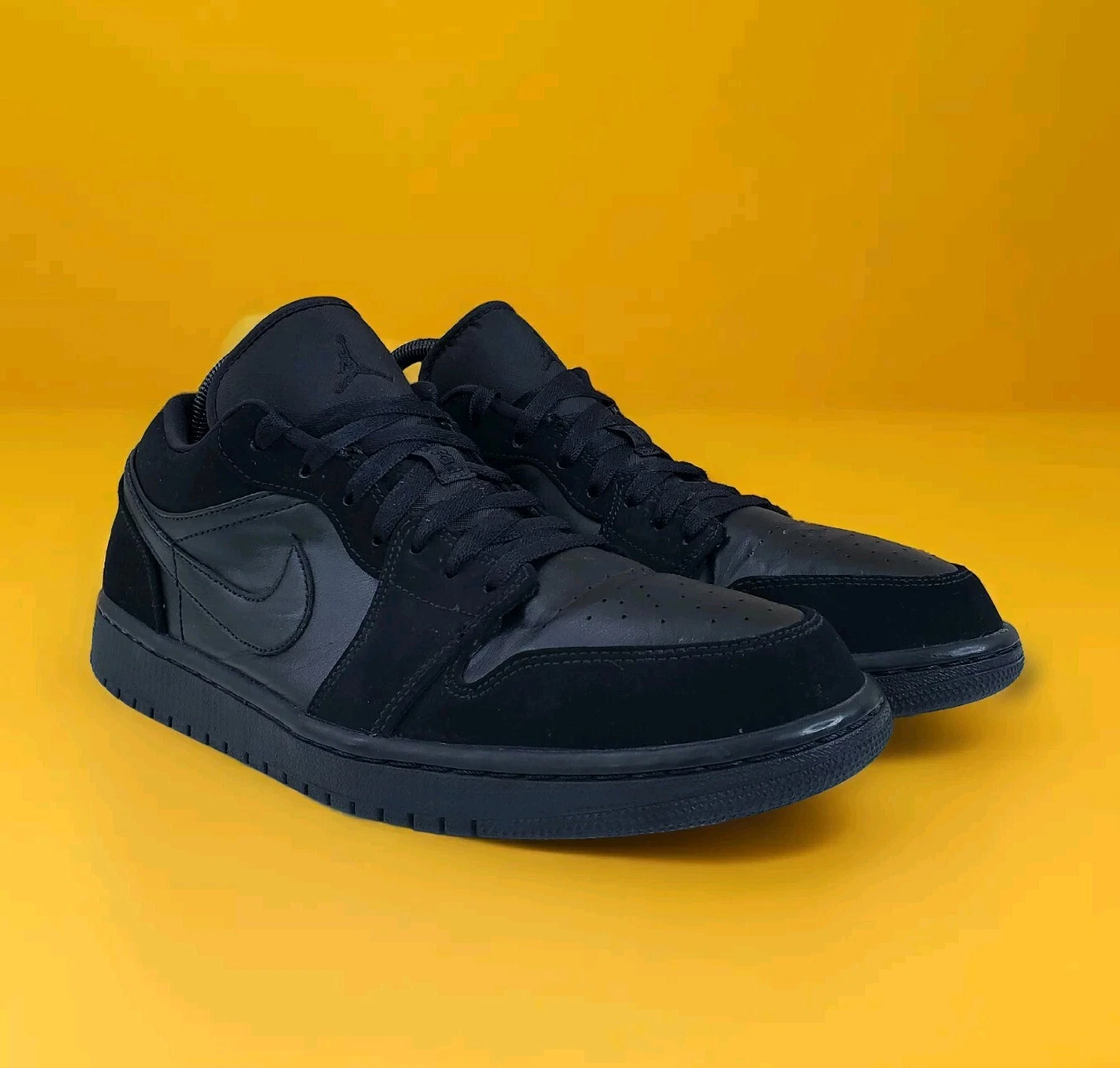 Chaussures homme Nike Air Jordan 1 Retro Low 2019 triple noir pointure 11,5 / 553558 025