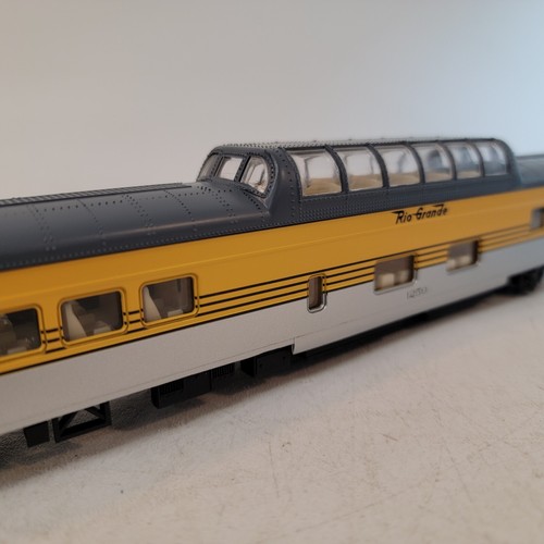 Rivarossi HO- Visa Dome Liner Car - Rio Grande #1250 - Picture 3 of 18