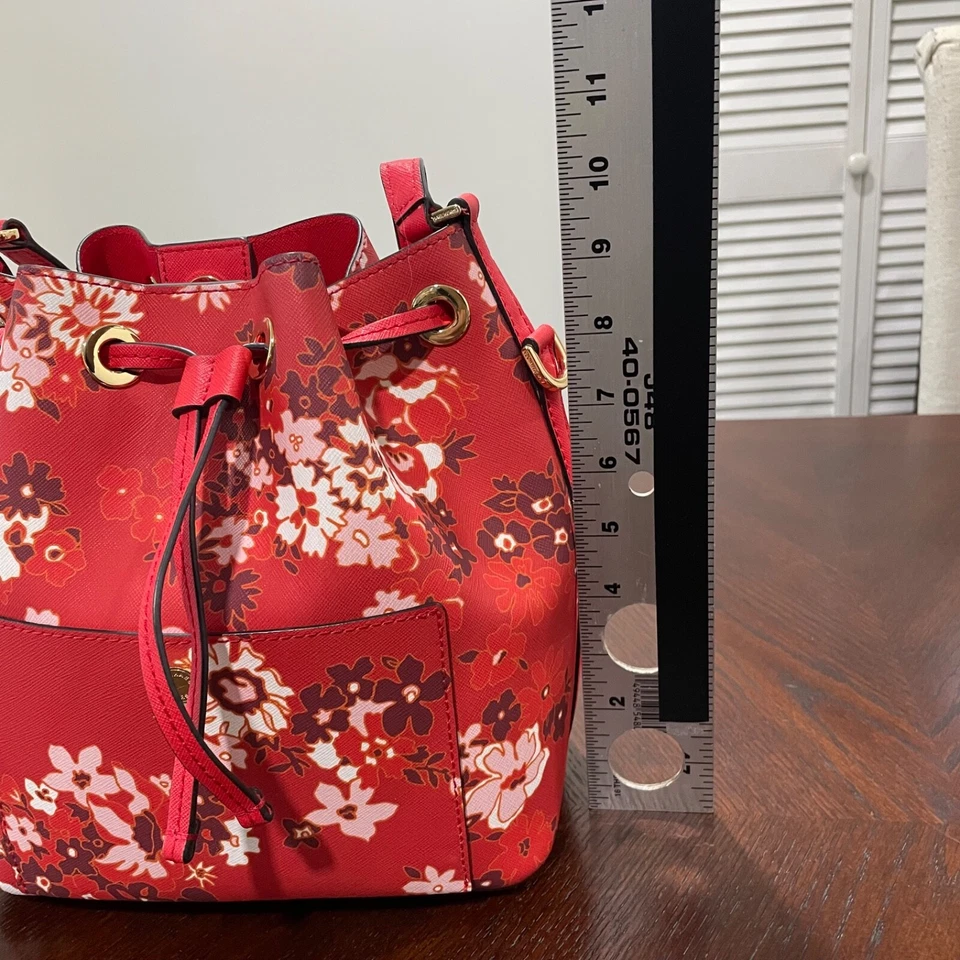 Michael Kors 花卉 Greenwhich 斜挎包,Dark Sangria 状况良好!! — 第 3/4 张图片