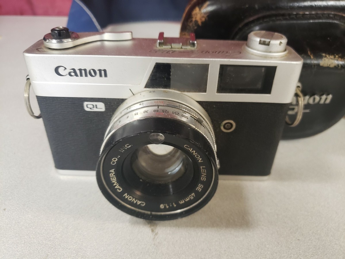 Canon QL Canonet QL19 35mm Film Camera with a canon 45mm f1.9 Lens