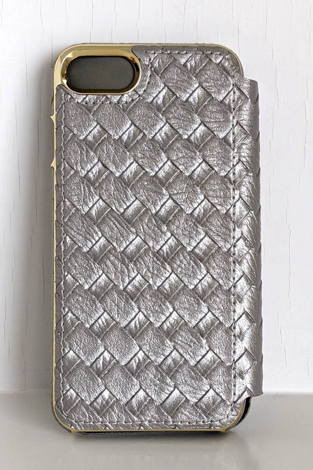 Funda tipo folio Trina Turk Basket Weave (pantalla de 4,7") para Apple iPhone 7/8 - Plateada Foto 2 de 4