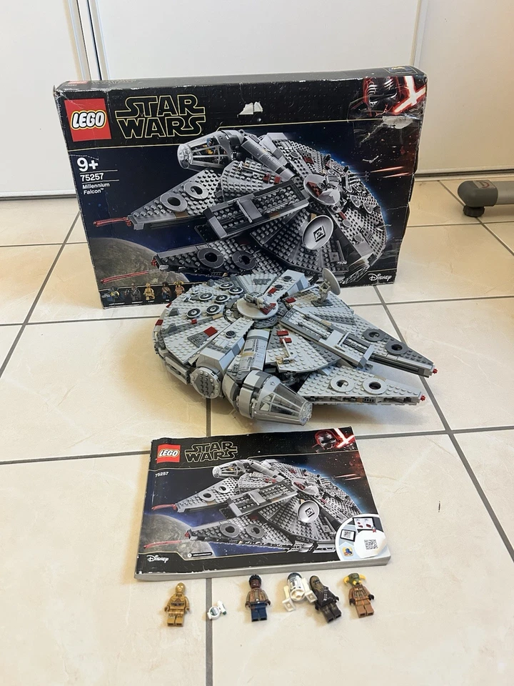 LEGO Star Wars 75257 Millennium Falcon, photo 1 sur 5