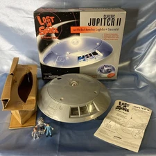 UNUSED 1998 Trendmasters LOST IN SPACE Classic 1960s JUPITER 2 Spaceship Playset