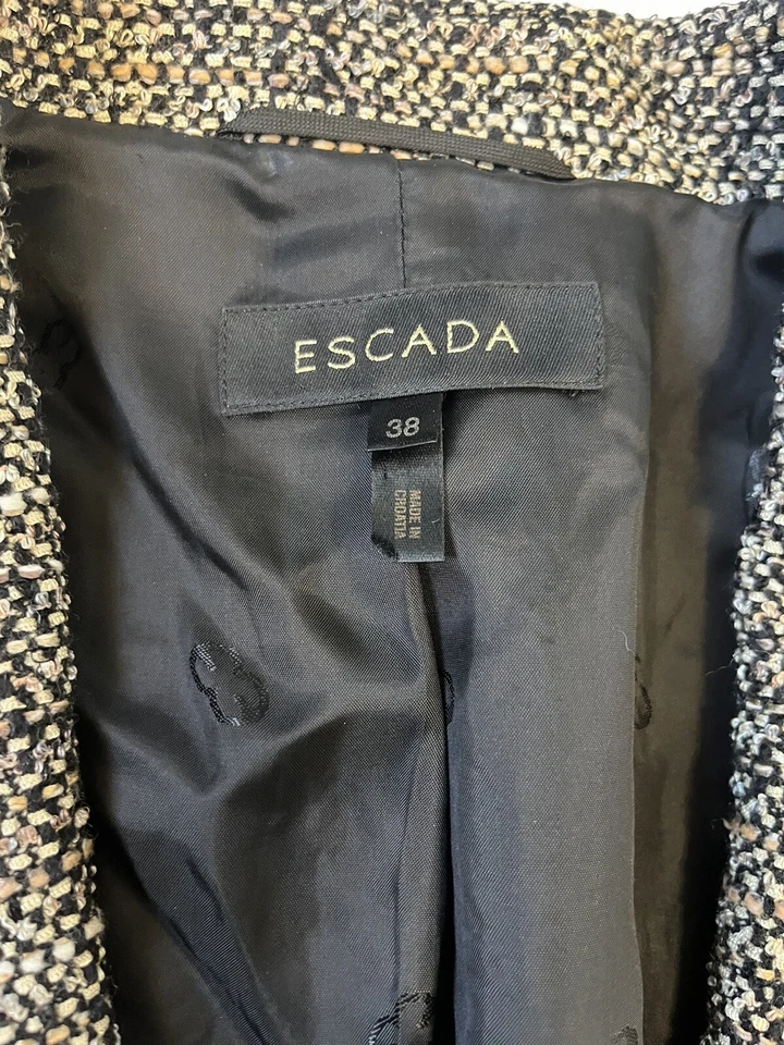 Blazer de tweed de lana Escada para mujer con conjunto de falda negro blanco tostado lazo talla 38 usado en excelente estado Foto 4 de 4