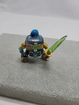 Moose Toys Treasure X Aliens Cosmic Knights Vinyl Figure-Sir Butt Head-Series 3
