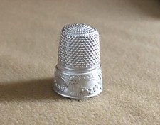 Ancien dé à coudre ART DECO argent massif Collection Couture Décor Louis XVI