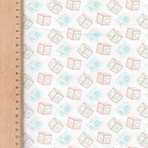 Fabric Freedom Teddy Bears Picnic 100% Cotton Fabric FQ Craft Quilt Patch Pastel - Picture 10 of 14