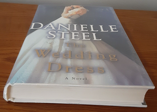 Danielle Steel LOT of 3 HC Romance Novels Silent Night Flying Angels Wedding - Picture 20 of 24