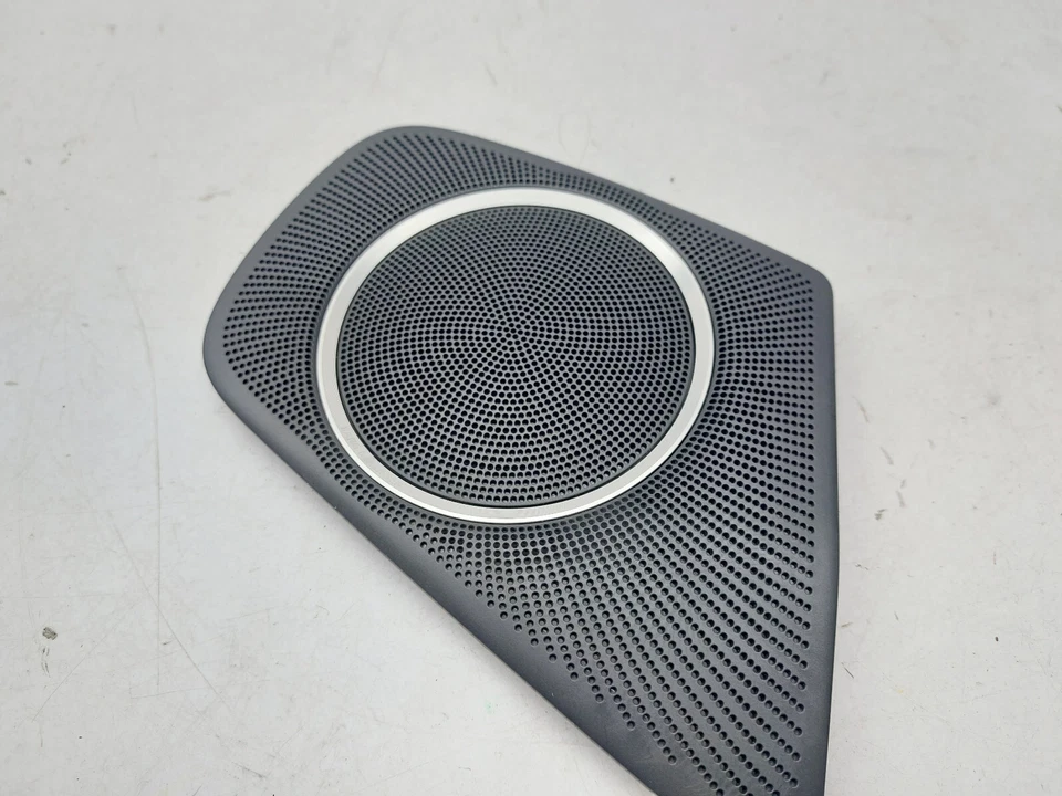 AUDI A4 B8.5 BANG & OLUFSEN SPEAKER COVER REAR RIGHT DRIVER SIDE 2013 - Image 4 of 4