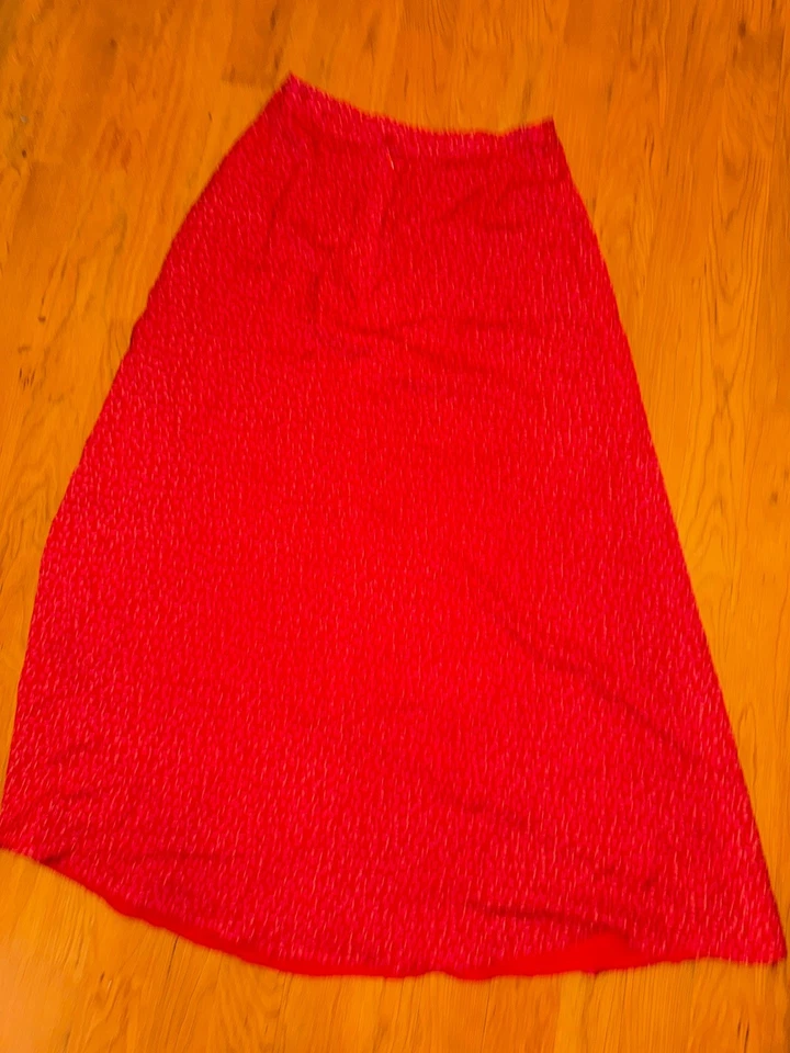 Falda Midi Boho Ann Taylor Roja Floral 100% Seda Talla 8  Foto 4 de 4