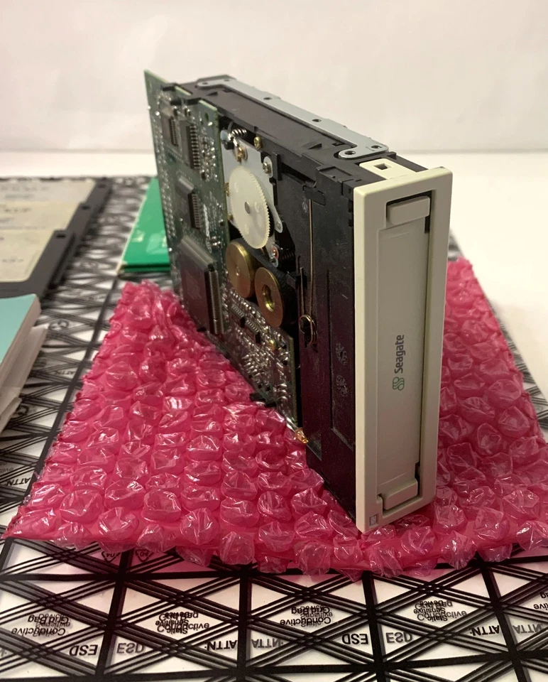 Seagate Hornet STT38000A Travan IDE Internal Tape Drive - Image 4 of 4