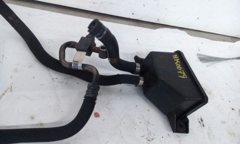 Maserati Ghibli 2016 Power steering reservoir