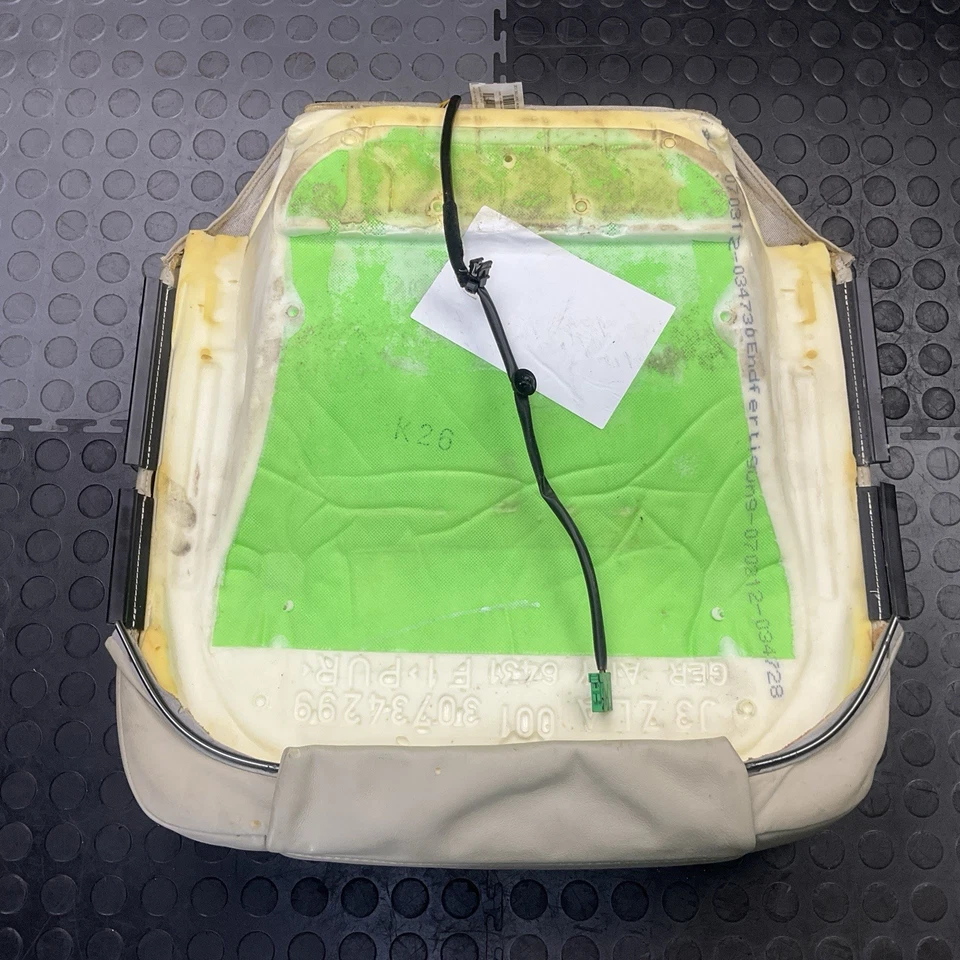 2008-2014 沃尔沃 XC90 右前乘客侧下座垫 原始设备制造商 — 第 2/4 张图片