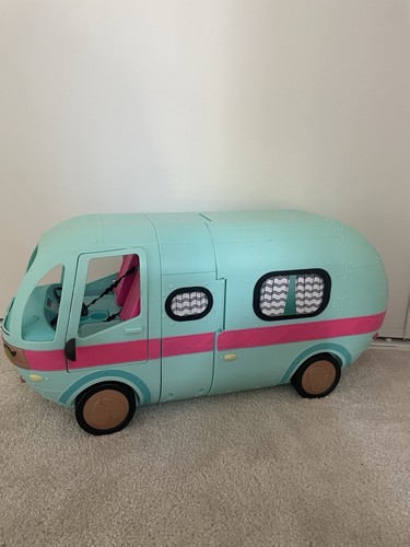 LOL Surprise! OMG Glam N' Go Camper Playset - Plus De 50 Surprises à Découvrir !