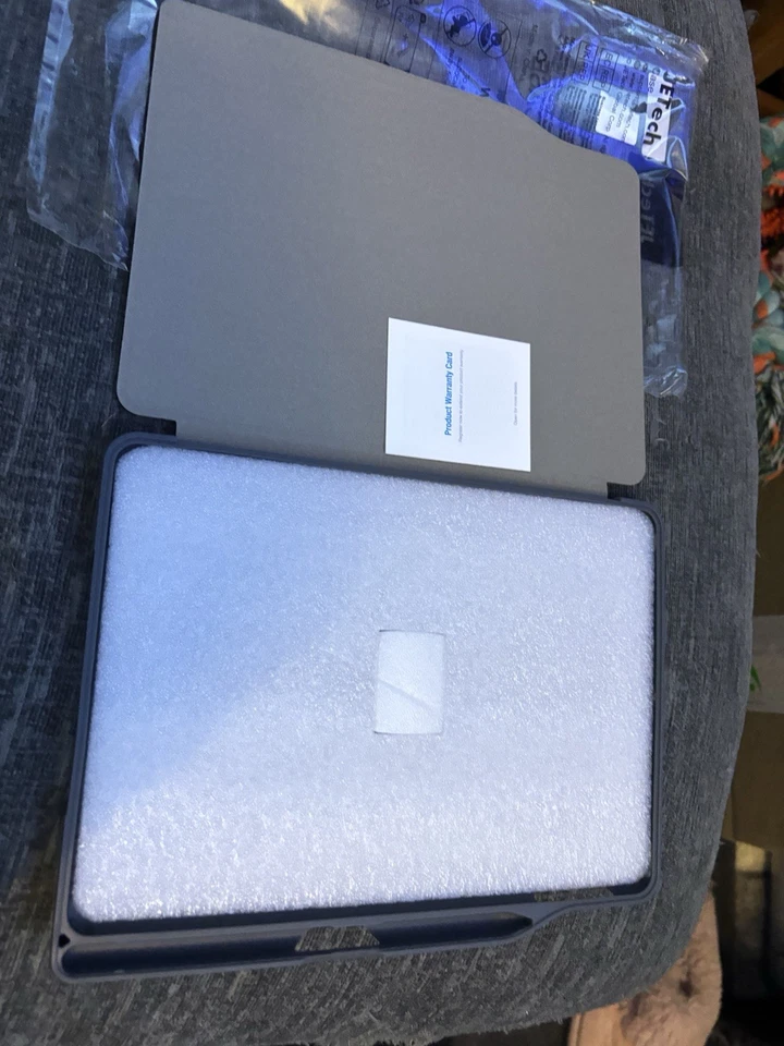 iPad 5/6 Protective Case - Image 2 of 4