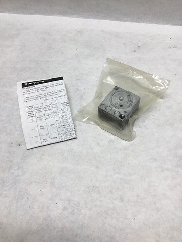 Honeywell Step Open Pressure Regulator V5307A1224 - Picture 1 of 7