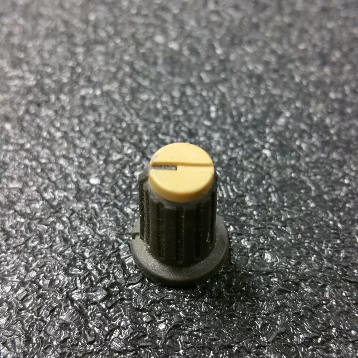 ORIGINAL TAN/BEIGE PAN BAL Round Knob Part for Tascam Model M-1016