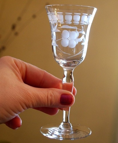 Antique Set 9 WINE/CORDIAL GLASSES Hand Cut DOTS & LINES W FLOWERS Optic Panel - Picture 4 of 24