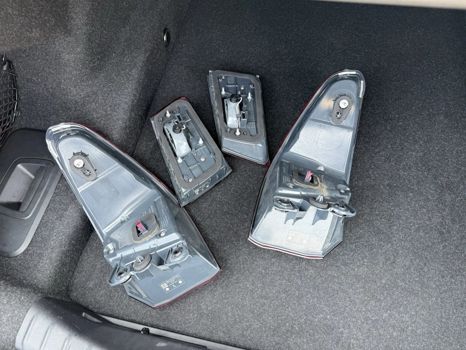 BMW 540i 2020 luces traseras Foto 4 de 4