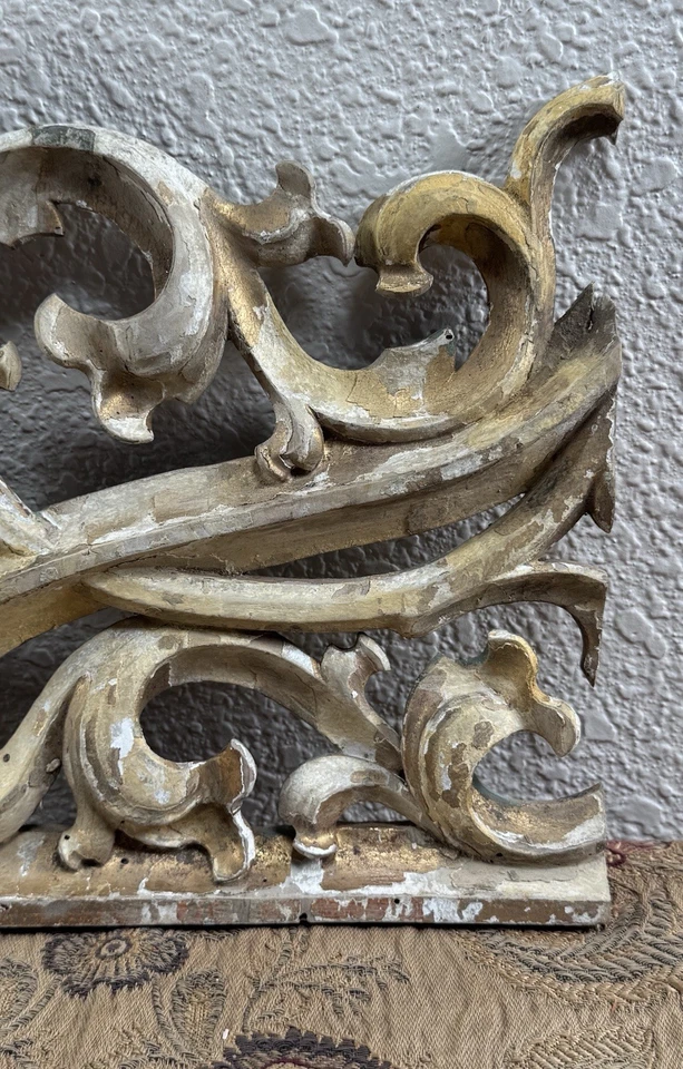 Antiguo panel de vid foliada arquitectónica barroca de madera dorada tallada siglo XVIII francés Foto 4 de 4