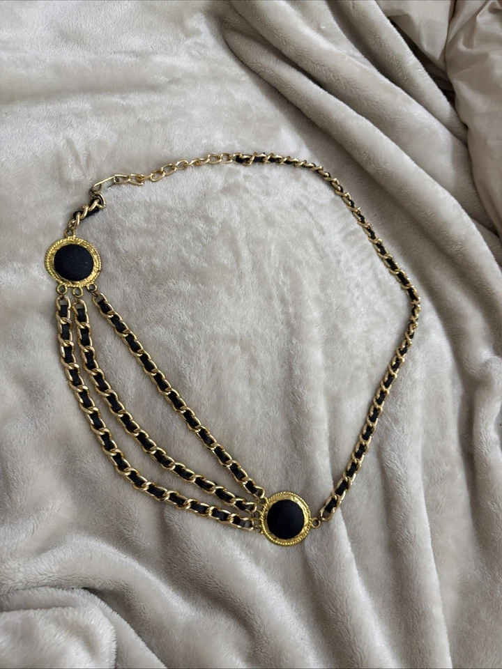 Cinturón cadena oro vintage alta costura - gamuza negra muy genial encontrar Foto 2 de 4