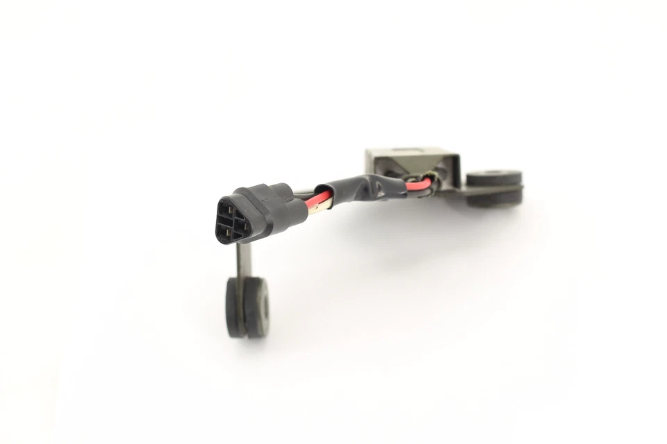 Interruptor sensor subchasis trasero Suzuki Sv1000s 2005 Foto 4 de 4