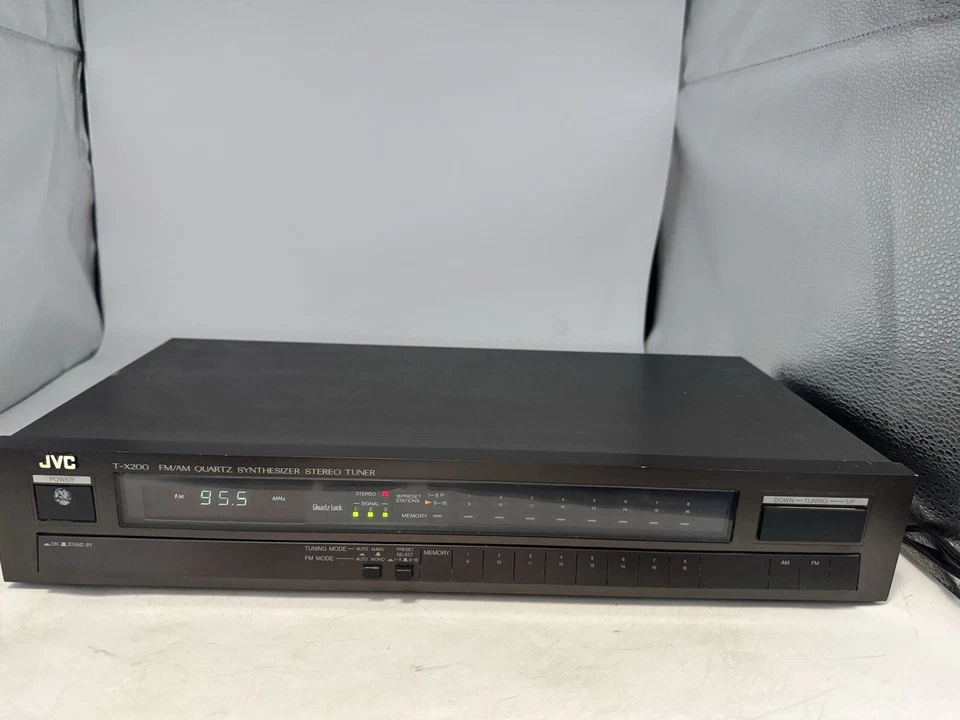 JVC T-X200B FM/AM Quartz Synthesiser Stereo Tuner Made In Japan Works - Image 2 of 4