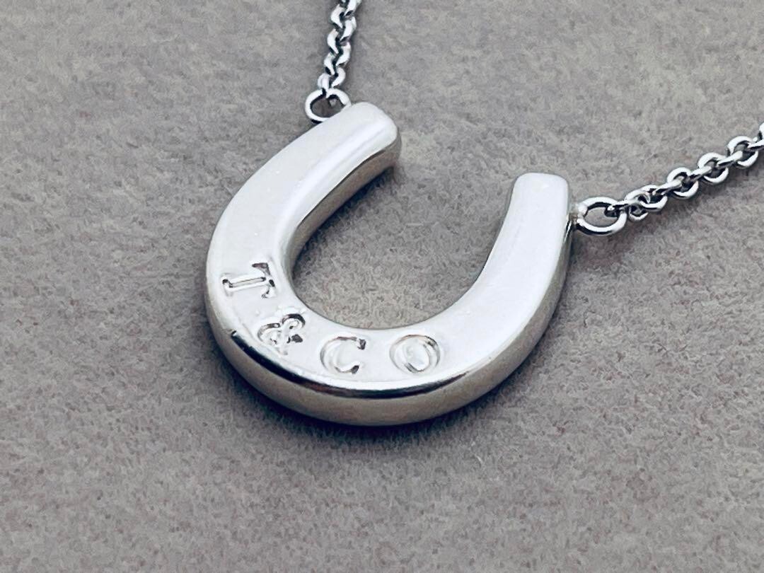 Tiffany horse shoe necklace ホースシュー Tiffany & Co Silver Lucky Horseshoe Horse Shoe Necklace
