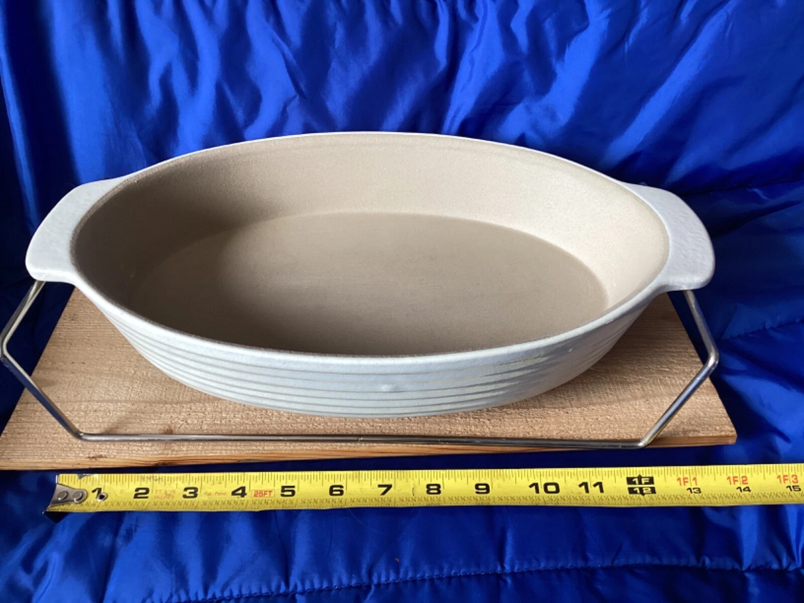 Pampered Chef Family Heritage Stoneware 14.5" L 8.5" W 2.5" D Oval Baker w/stand
