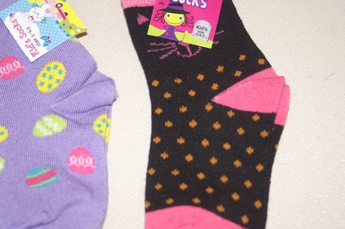 LOT OF 4 GIRLS SZ 5-6.5 EASTER AND HALLOWEEN SOCKS - NWT - Picture 5 of 5