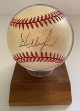 Vintage Autographed Major League Baseball Authentic Hall of Famer Dave Winfield