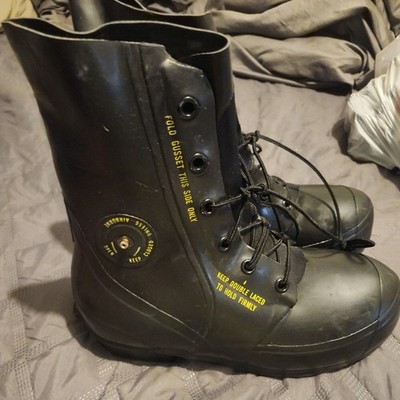 VTG BATA Mickey Mouse Men s Size 10R Black Rubber Boots Extreme Cold USA Nice