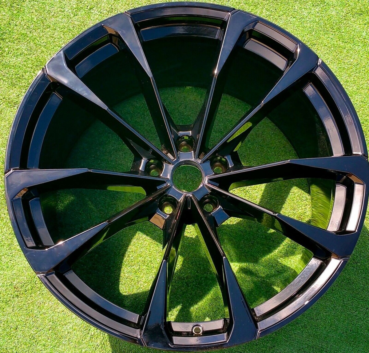 PERFECT Factory Lamborghini Urus Wheel OEM 23 Front Taigete