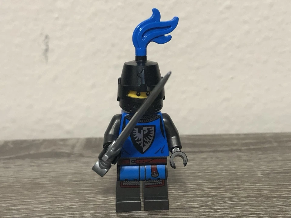 10 Lego Black Falcon Knight Minifigures - Image 4 of 4