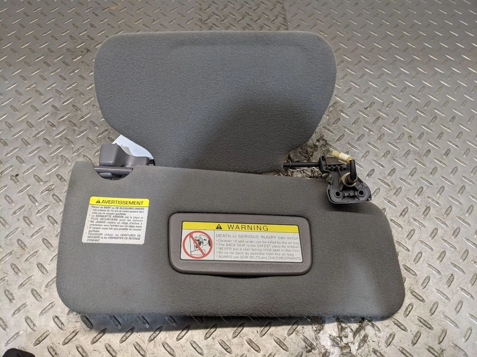 Parasol de pasajero iluminado para 02-03 Infiniti QX4 1164065 Foto 4 de 4