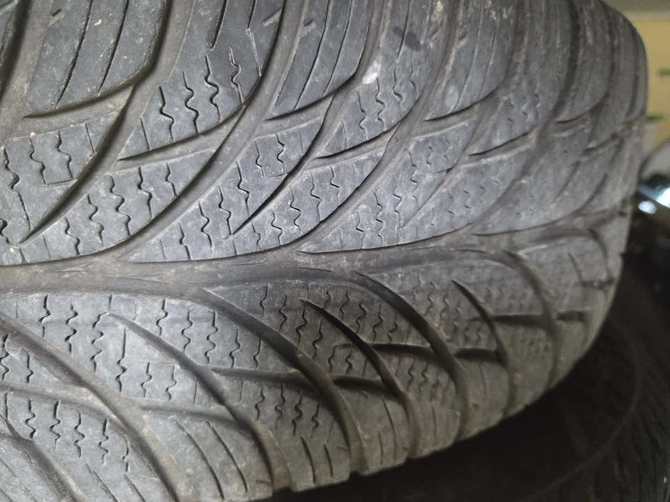 Alfa Romeo ,147, 156 Ganzjahresreifen Mit Felgen , Allwetterreifen - Bild 4 von 4