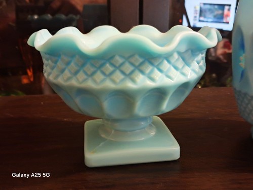 Lámpara de hadas Westmoreland vintage pintada a mano margarita azul vidrio de leche - Imagen 5 de 10