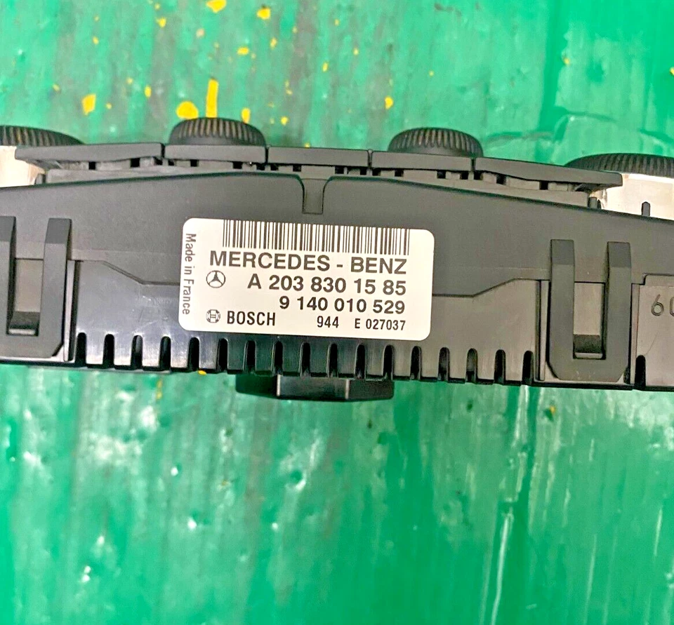 Mercedes-Benz C240 2005 calefacción aire acondicionado control de clima Foto 3 de 4