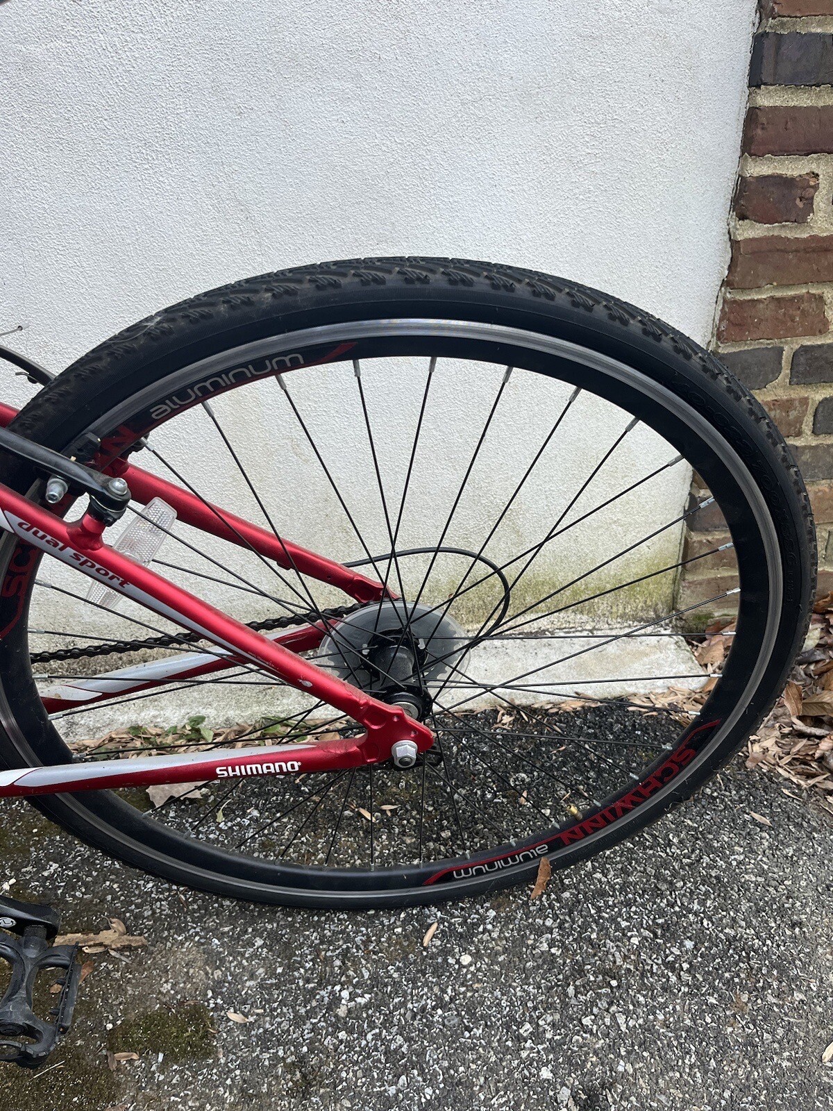 schwinn men's gtx 3 hybrid bike