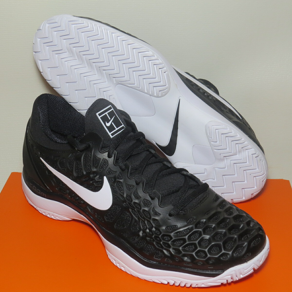 nike tennis shoes mens black