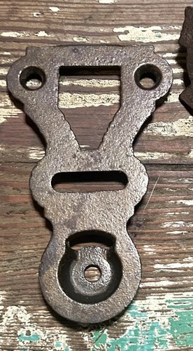 Antique Cast Iron WALL Mount BRACKET Part Oil Lamp Holder - Picture 2 of 2