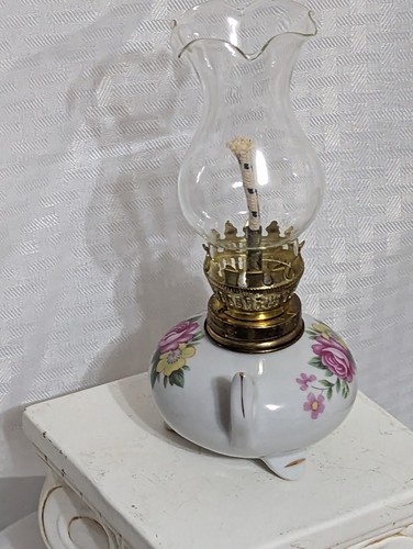 Oil Lamp Vintage Porcelain Footed with Floral/Roses and Clear Glass Shade - Picture 3 of 13