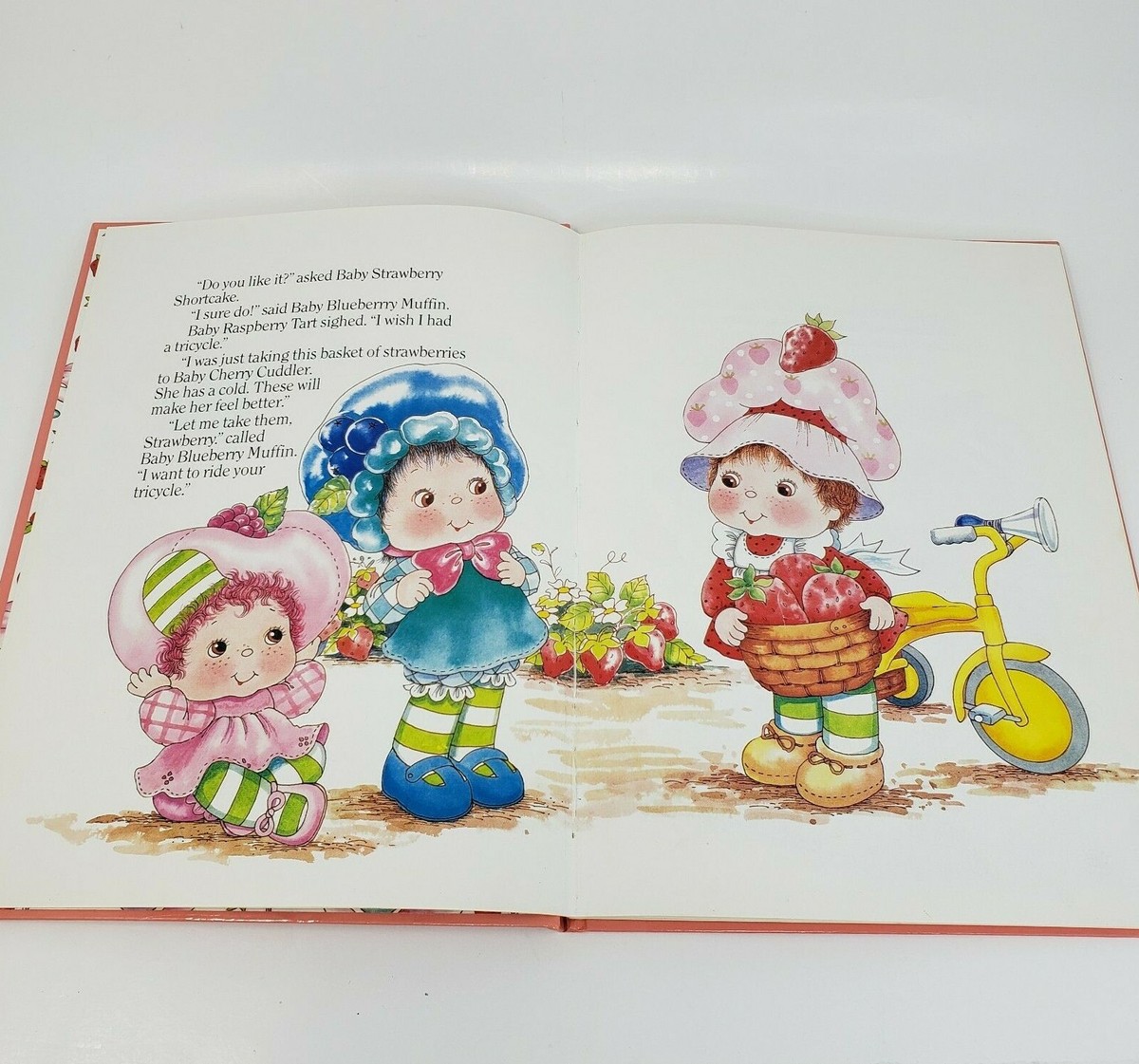 Strawberry Shortcake Collectibles デザイン洋書 VINTAGE 1984 BABY STRAWBERRY SHORTCAKE THE STRAWBERRYLAND