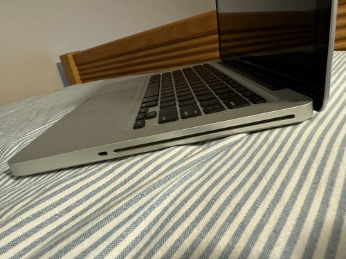 Apple MacBook Pro 13-inch 2011 - 2.3GHz, 4GB, 500GB SSD - Picture 5 of 10